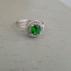 Emerald green fashion ring